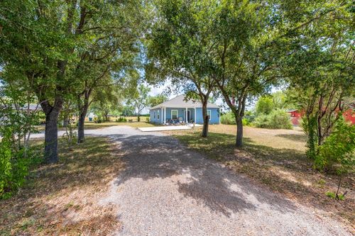 1036 Evergreen St, Mathis, TX, 78368-1612 | Card Image