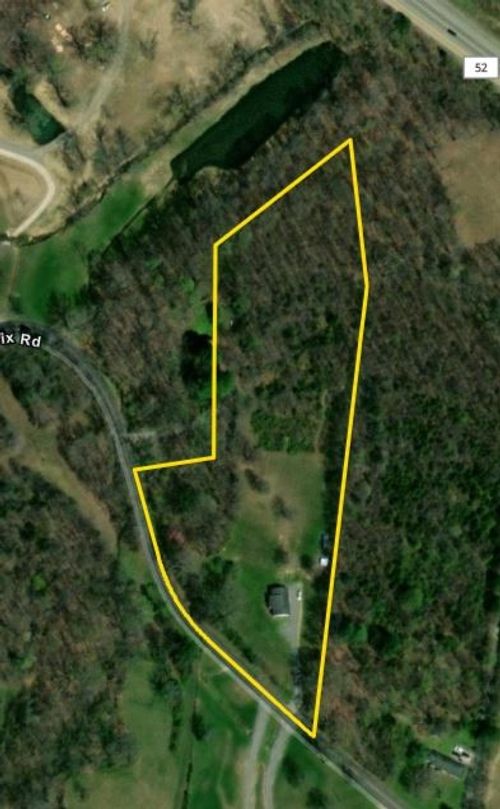 325 Clyde Wix Rd, Westmoreland, TN, 37186-5024 | Card Image