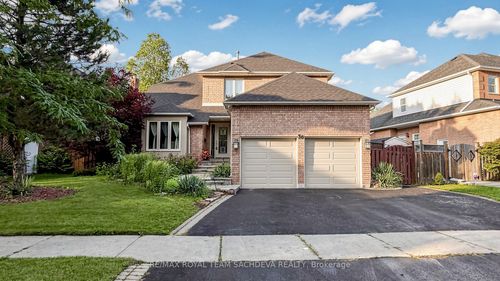 36 Kennett Dr, Whitby, ON, L1P1L5 | Card Image