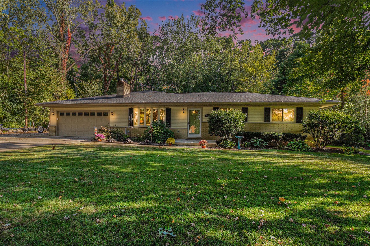Rurik Dr, Howell, MI 48843