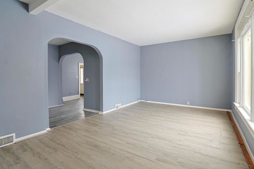 1813 3rd St, Bay City, MI, 48708-6212 | Card Image