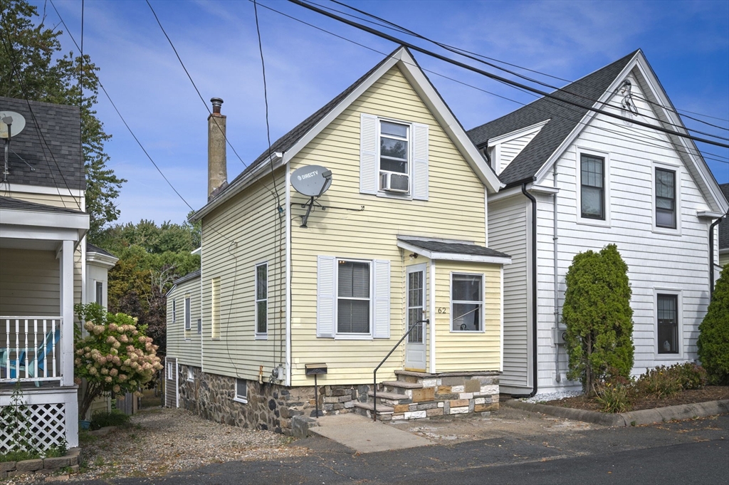 Crescent St, Swampscott, MA 01907