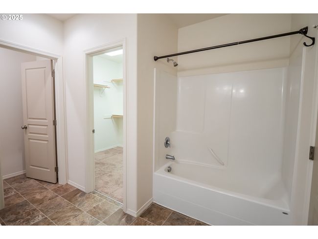 1067 S 55 Th St, House other with 3 bedrooms, 2 bathrooms and 2 parking in Springfield OR | Image 17