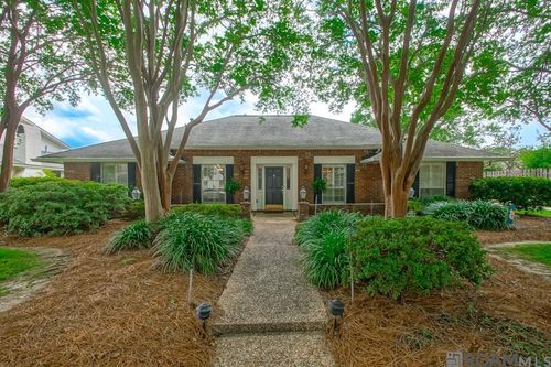 9302 Hilltrace Ave, Baton Rouge, LA, 70809-2615 | Card Image