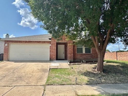 519 Travis Ranch Trl, Arlington, TX, 76002-3024 | Card Image