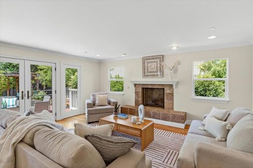 1078 Boranda Ave, Mountain View, CA, 94040-3143 | Card Image