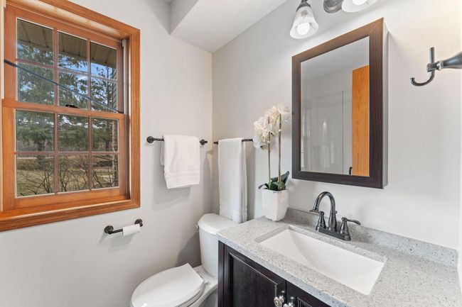Main level 1/2 bathroom | Image 10
