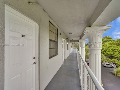 403-1506 Whitehall Dr, Davie, FL, 33324 | Card Image