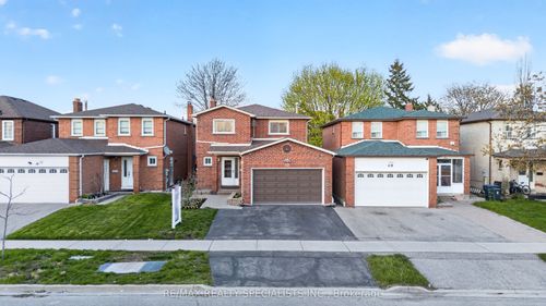 17 Payzac Ave, Scarborough, ON, M1E5A7 | Card Image