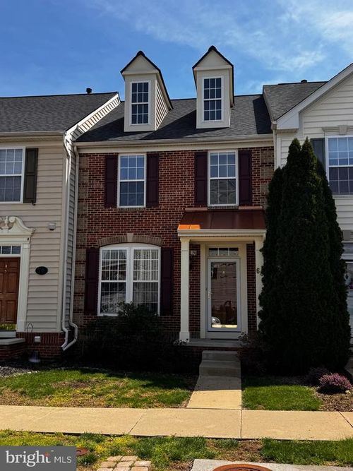 66 Payne St, CHARLES TOWN, WV, 25414-5536 | Card Image