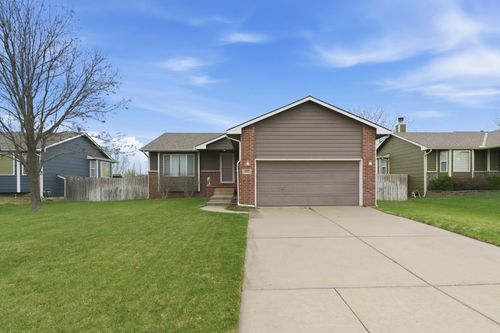 652 Plantation St, Maize, KS, 67101-9582 | Card Image