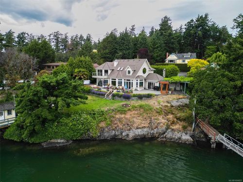 8 Lighthouse Lane, View Royal, BC, V9B1A6 | Card Image