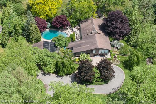 20 Martell Dr, Bloomfield Hills, MI, 48304-3444 | Card Image