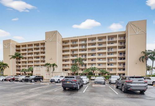 607-6866 Huntington Ln, Delray Beach, FL, 33446-3039 | Card Image