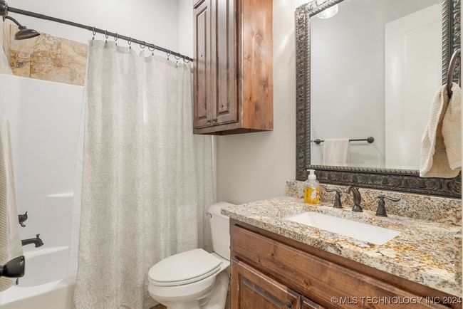 8320 E 80 Th St N, House other with 4 bedrooms, 6 bathrooms and null parking in Owasso OK | Image 22