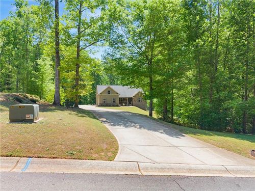 675 Oconee Ln, Commerce, GA, 30529-4198 | Card Image