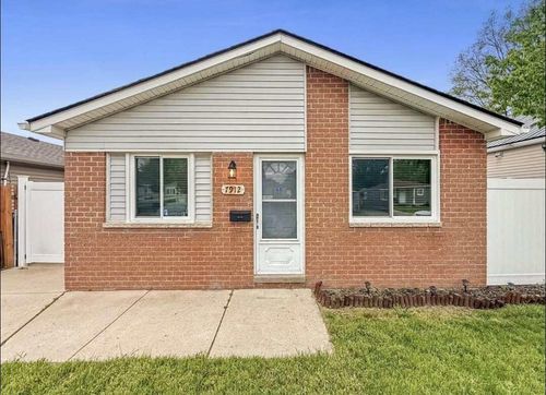 7912 Pine St, Taylor, MI, 48180-2225 | Card Image