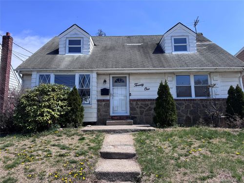 21 Boden Ave, Valley Stream, NY, 11580-5109 | Card Image