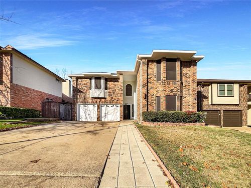 817 Foxridge Drive, Arlington, TX, 76017 | Card Image