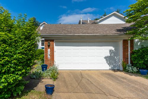1065 Watson Ct, Lexington, KY, 40511-1380 | Card Image