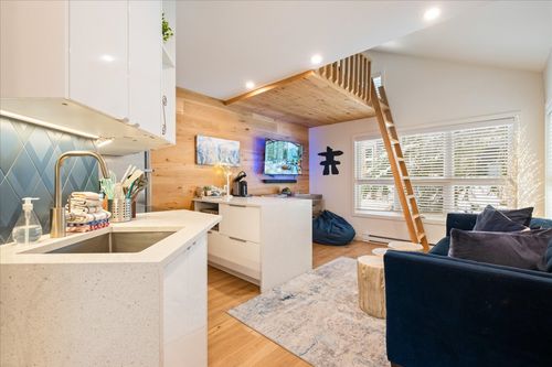 4-2170 Sarajevo Dr, Whistler, BC, V8E0B5 | Card Image