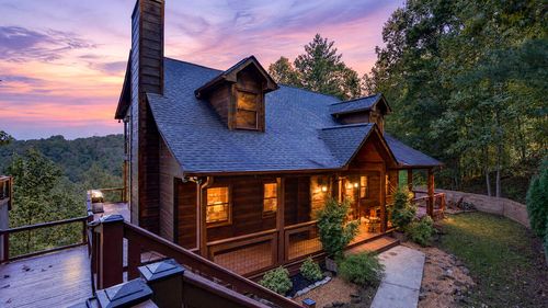 800 Mango Ln, Ellijay, GA, 30540-7114 | Card Image