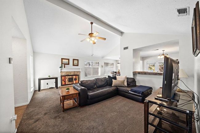 22303 Acorn Chase Dr, House other with 4 bedrooms, 2 bathrooms and 2 parking in Spring TX | Image 7