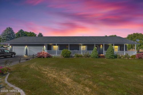 87 Spring Hill Ln, Selah, WA, 98942-5804 | Card Image
