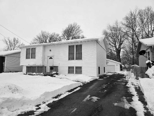 2017 E Le Fevre Rd, Sterling, IL, 61081-1661 | Card Image