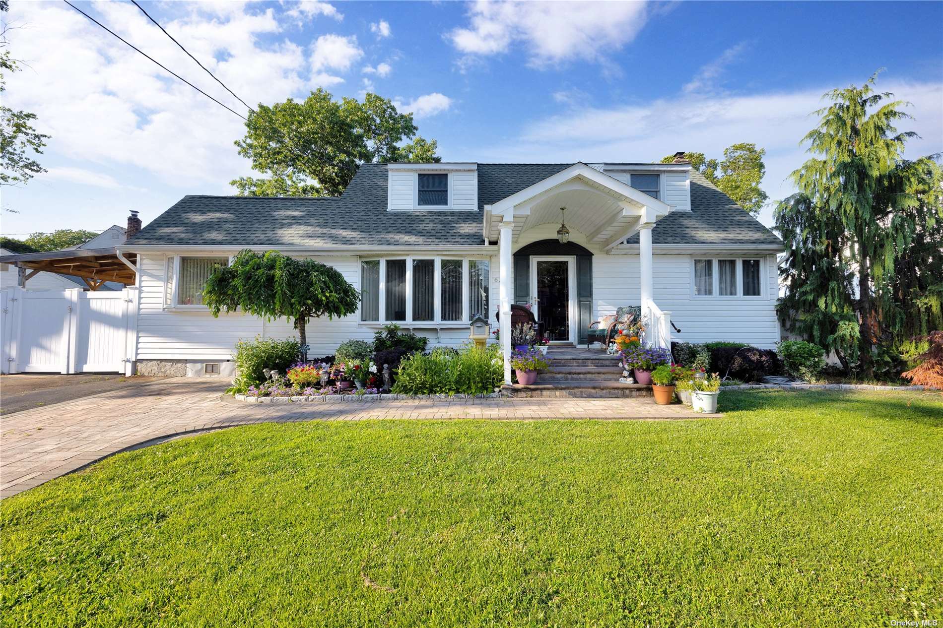 Westwood Rd, Massapequa Park, NY 11762