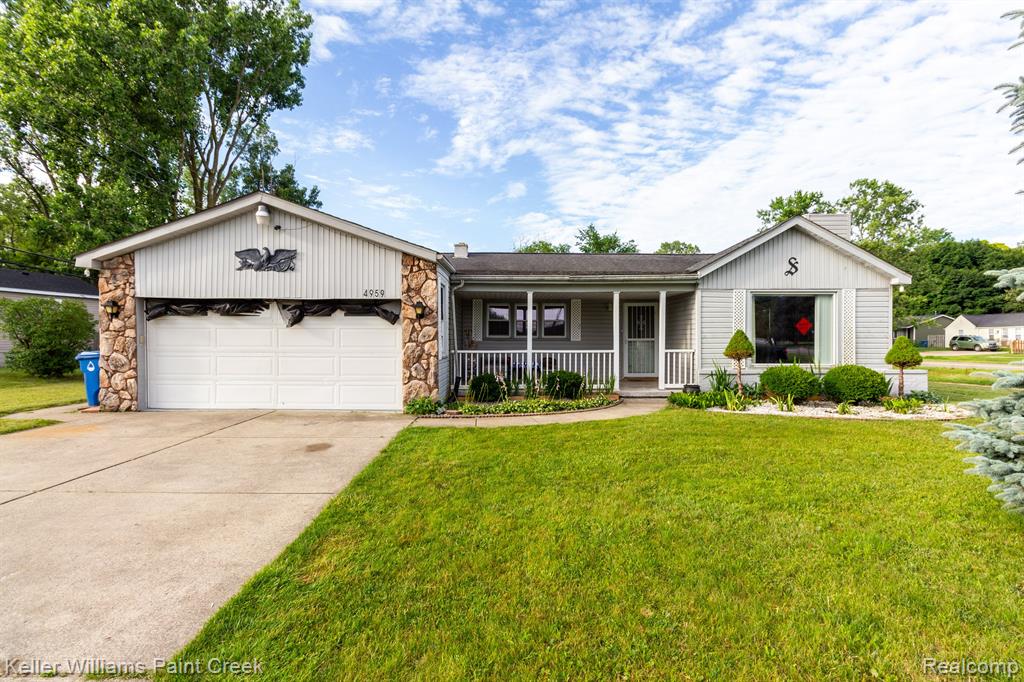 Irwindale Dr, Waterford, MI 48328 #1
