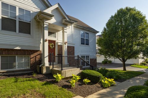 442 Plaza Pl, Aurora, IL, 60504-4402 | Card Image