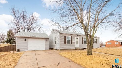 2901 21st St, Sioux Falls, SD, 57103-3307 | Card Image