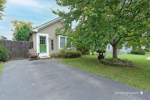 4910 Fountain Ln, Mccullom Lake, IL, 60050-2410 | Card Image