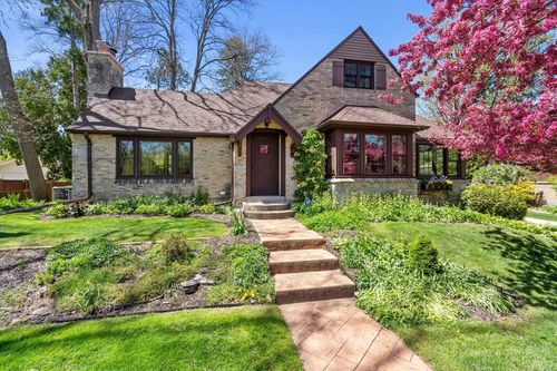 7015 N Milwaukee River Parkway, GLENDALE, WI, 53209 | Card Image