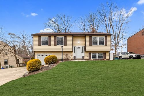 3034 Amy Dr, South Park, PA, 15129 | Card Image