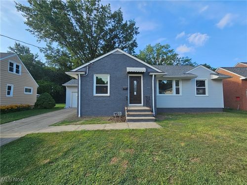 9513 David Rd, Garfield Heights, OH, 44125-2149 | Card Image