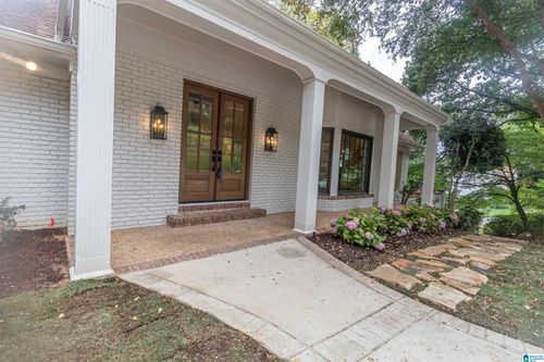 321 Vesclub Dr, Vestavia, AL, 35216-1325 | Card Image