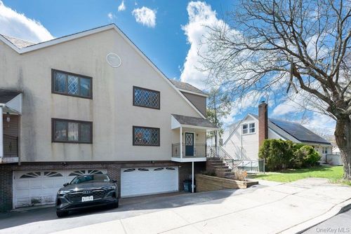 131 Pelhamdale Ave, Mount Vernon, NY, 10553-1352 | Card Image