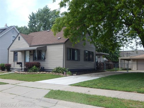 22133 Rosedale St, Saint Clair Shores, MI, 48080-3564 | Card Image