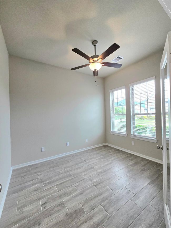17409 Turtleweed Ln, House other with 3 bedrooms, 2 bathrooms and 2 parking in Conroe TX | Image 6