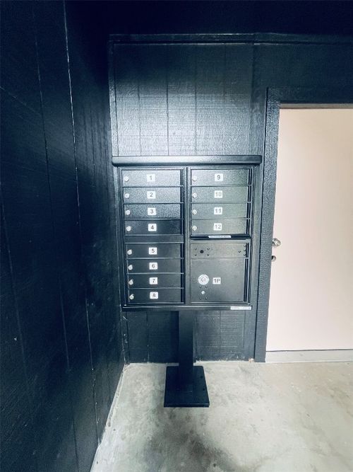 c-7107 Guadalupe St, Austin, TX, 78752-3055 | Card Image