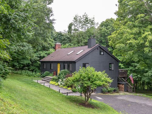 3 Burnett Rd, New Milford, CT, 06776-4909 | Card Image