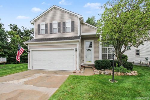 5207 Sandalwood Circle, Grand Blanc Charter Township, MI, 48439 | Card Image