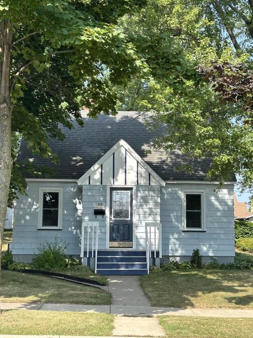 317 Cady Ave, Tomah, WI, 54660-1418 | Card Image