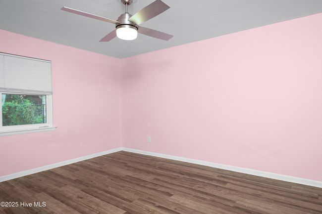 First Bedroom | Image 7