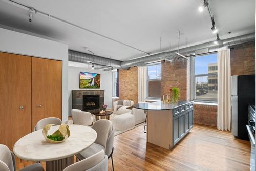 apt-101-420 S Clinton St, Chicago, IL, 60607-3811 | Card Image