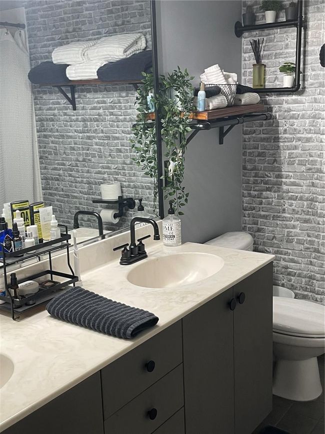 UNIT-27 - 2001 E 2 Nd Ave, Condo with 1 bedrooms, 2 bathrooms and null parking in TAMPA FL | Image 33