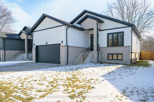339 Oak St E, Bothwell, ON, N0P1C0 | Card Image