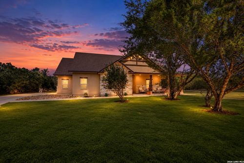 731 Rio Azul Dr, Pipe Creek, TX, 78063-7355 | Card Image